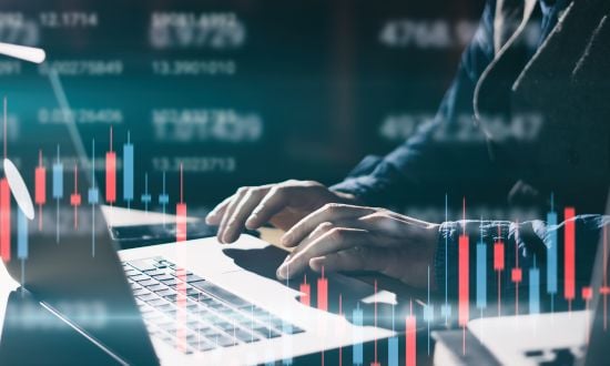 Swing Trading Broker Vergleich: Die Top-Anbieter für effektive Marktschwankungs-Strategien